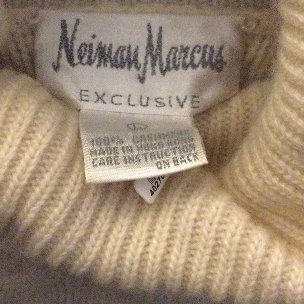 Neiman Marcus cashmere sweater - Picture 7 of 9